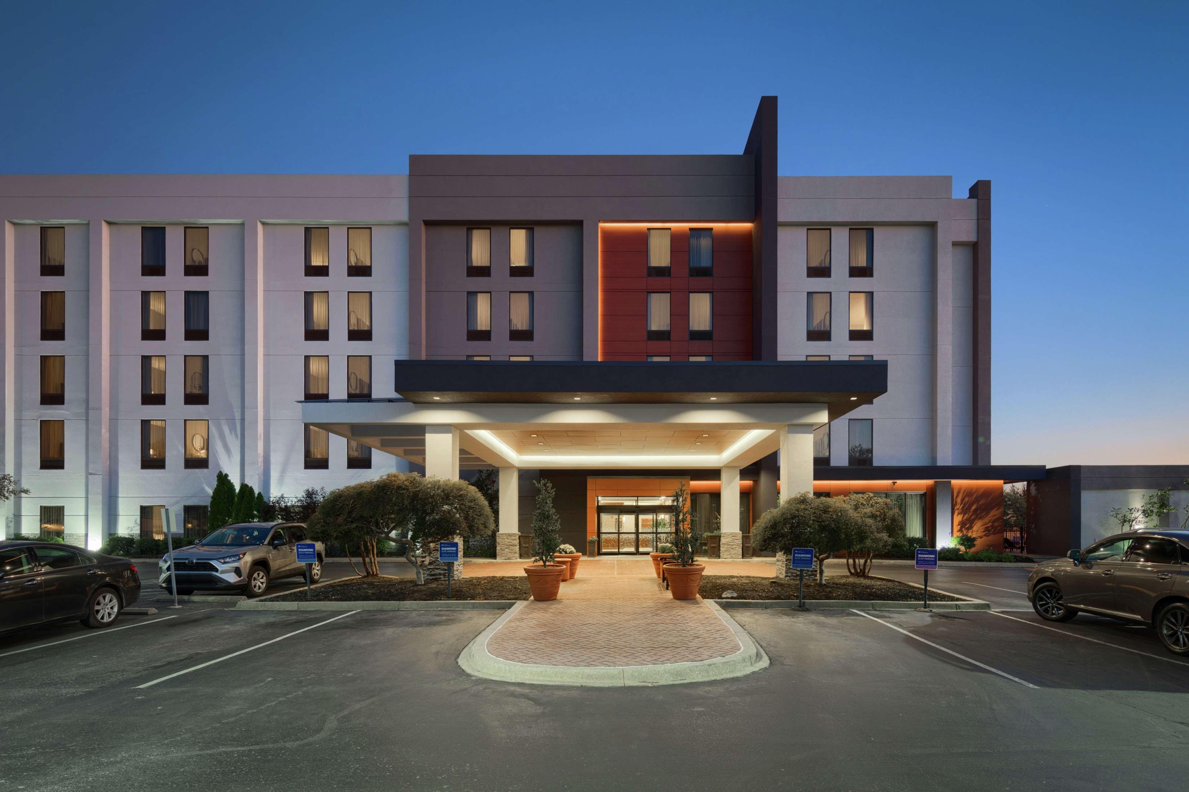 Hampton Inn Louisville Northeast Esterno foto
