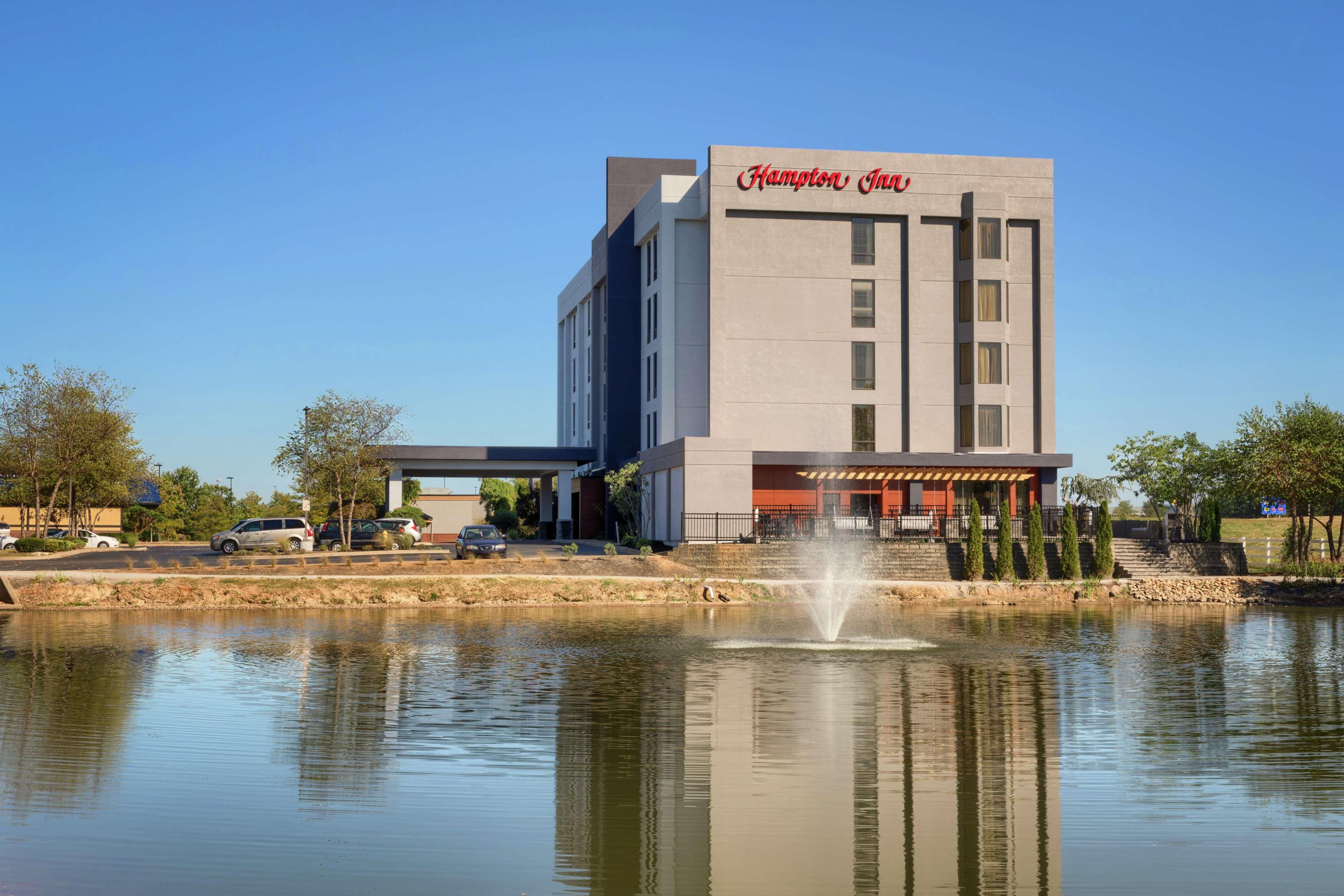 Hampton Inn Louisville Northeast Esterno foto