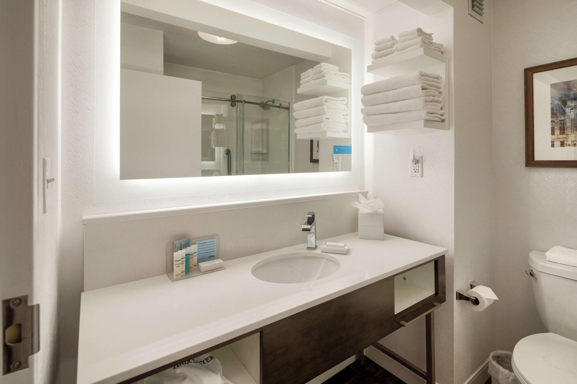 Hampton Inn Louisville Northeast Esterno foto
