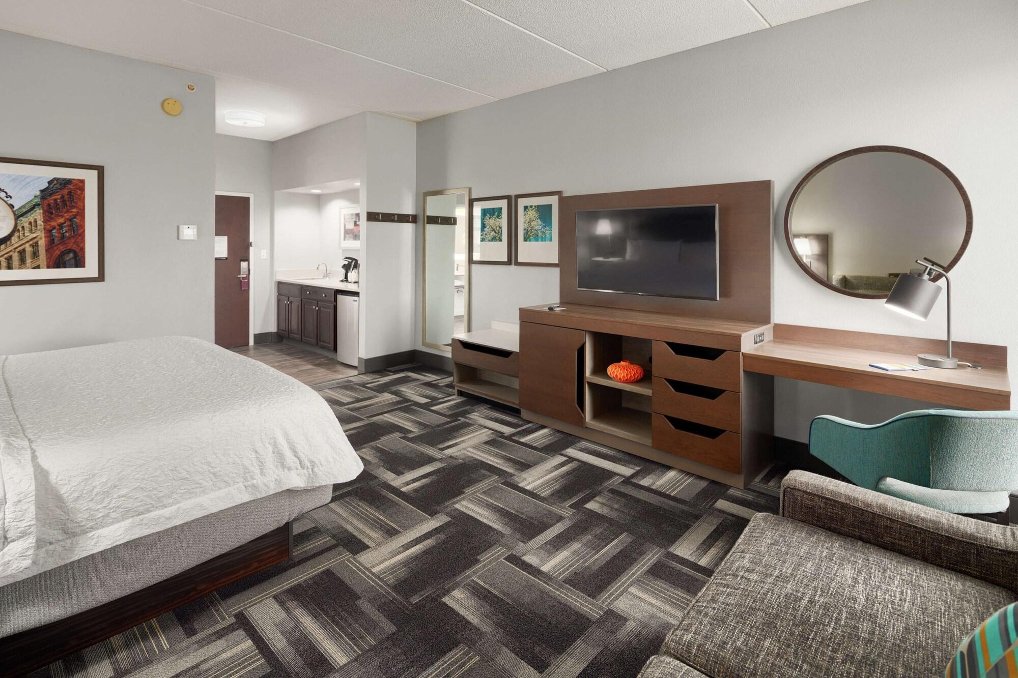 Hampton Inn Louisville Northeast Esterno foto