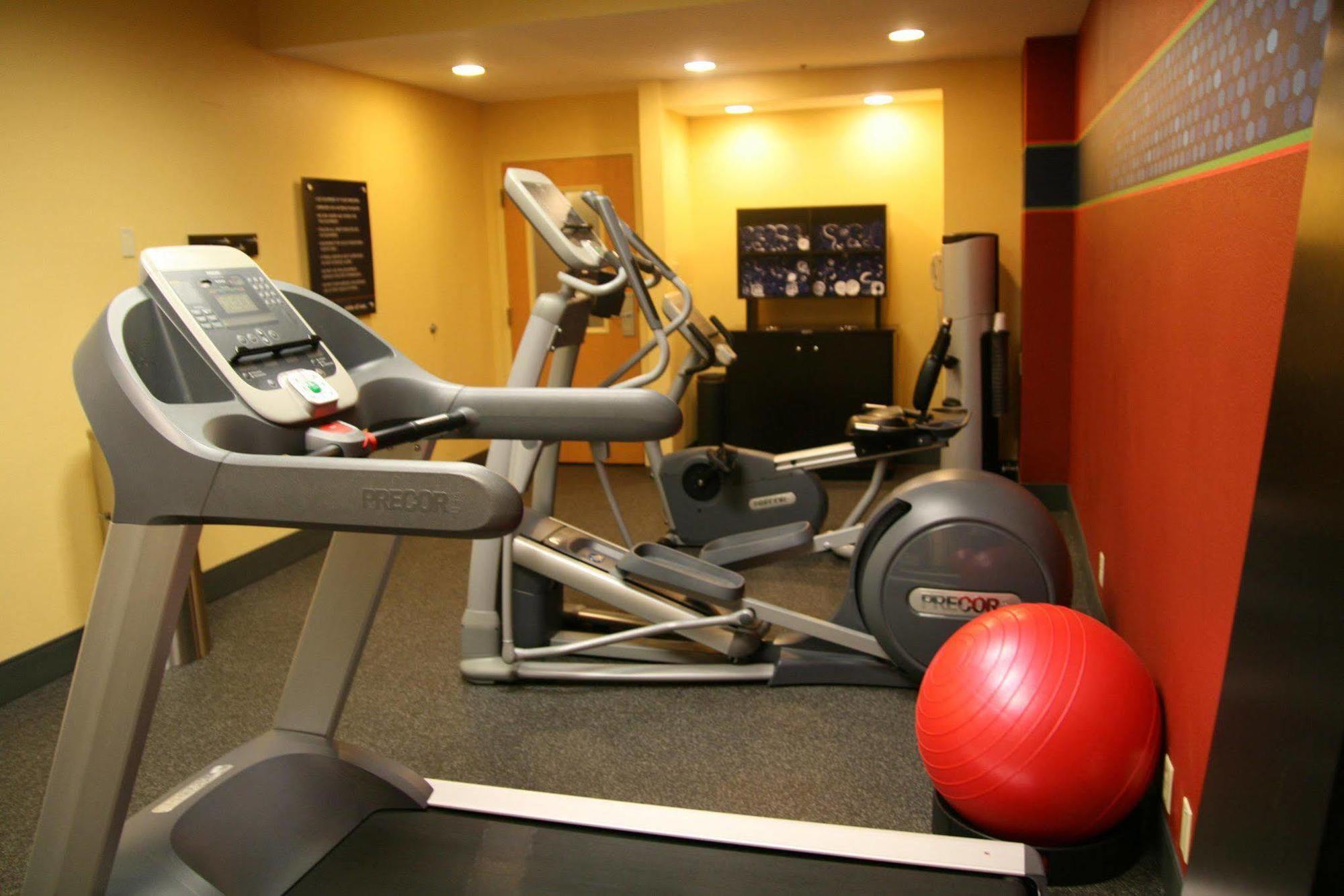Hampton Inn Louisville Northeast Esterno foto
